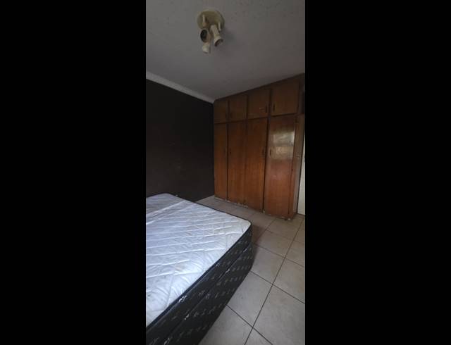 2 BEDROOM HOUSE FOR SALE IN FLORA PARK